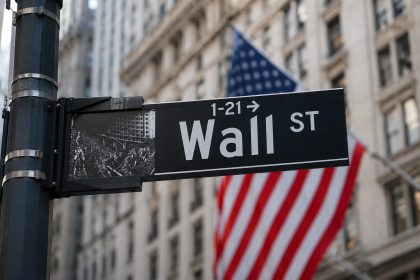US Stock Market After the Bell: S&P 500 Slips From Record as Chip Rally Cracks, Oil Keeps Wall Street on Edge
