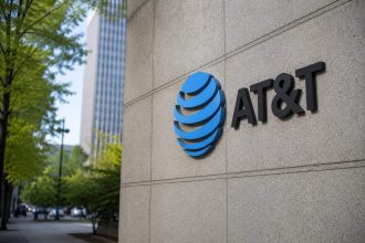 AT&T’s 5% Yield Draws Eyes, But Starlink Casts a Shadow